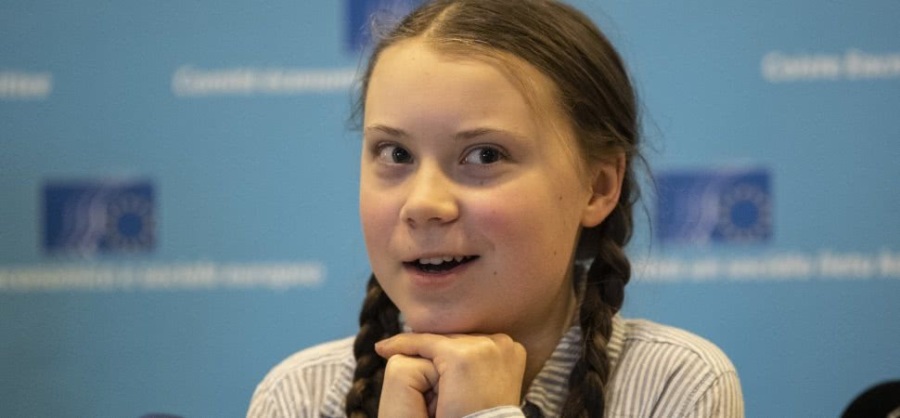 瑞典环保少女秒变"新冠专家"上节目,网友:小丑也配当专家?