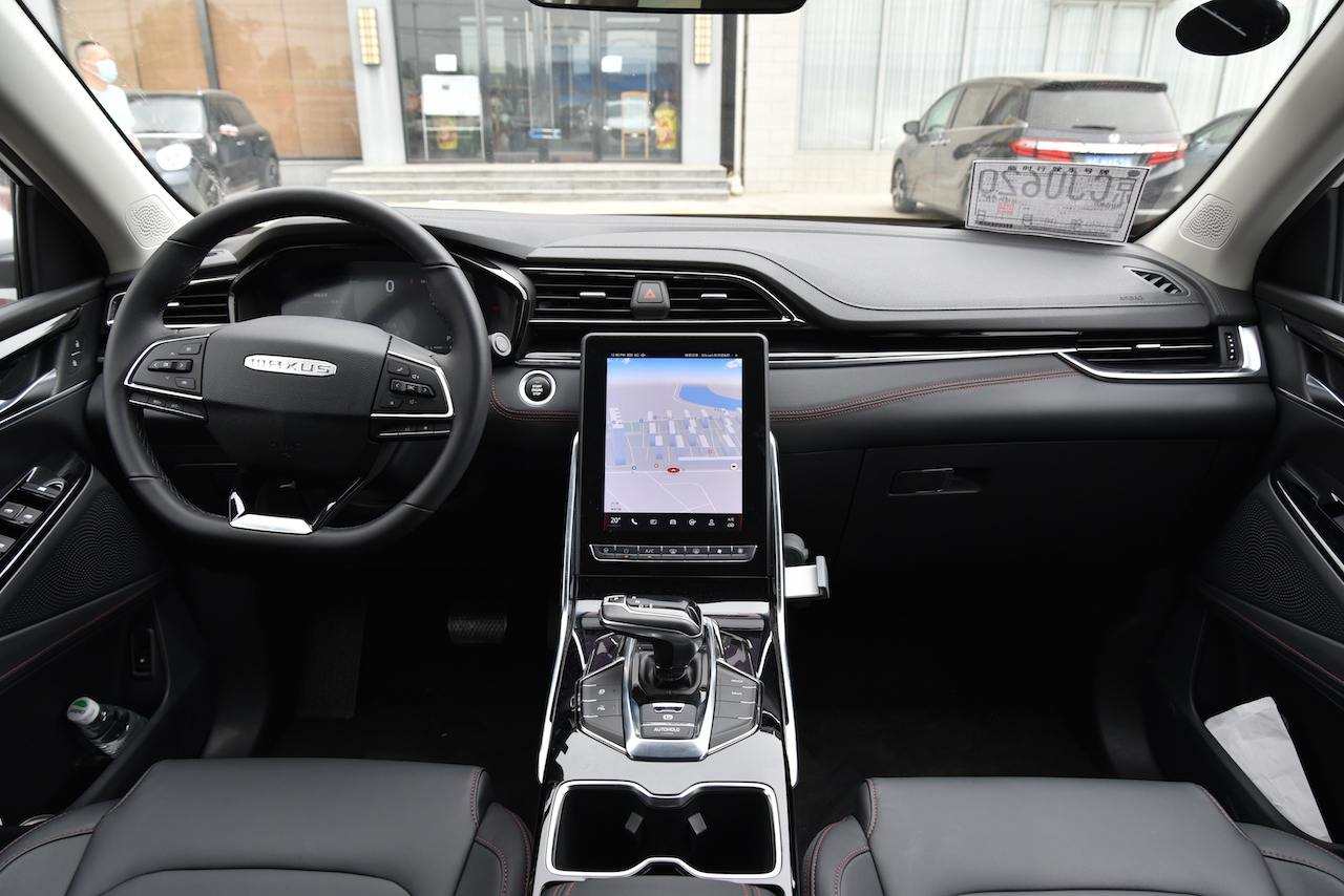 纯电版售价17.58-23.5万元，上汽MAXUS EUNIQ 6上市