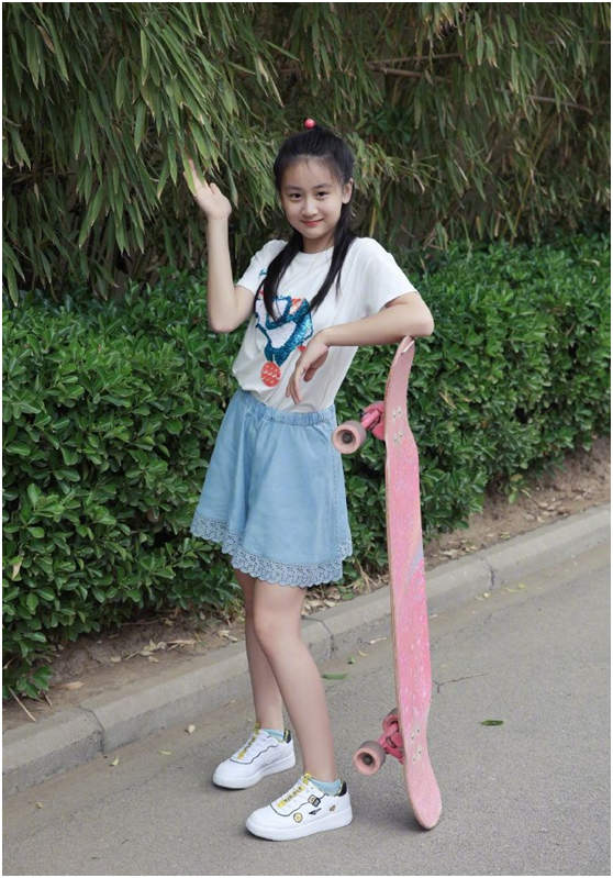 森碟,才12岁,这颜值简直了!