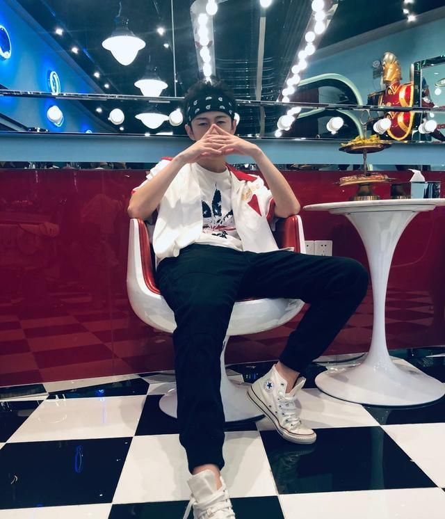 我们的乐队选手人设崩塌?隐婚老婆曝其出轨