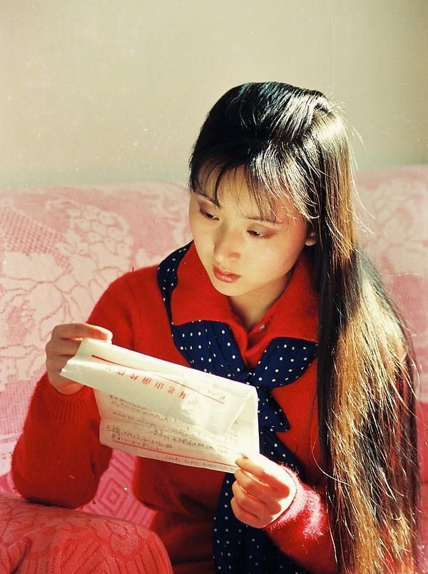 3个月后离世,陈晓旭的3段感情和2段婚姻|毕彦君|陈晓旭|郝彤_新浪新闻