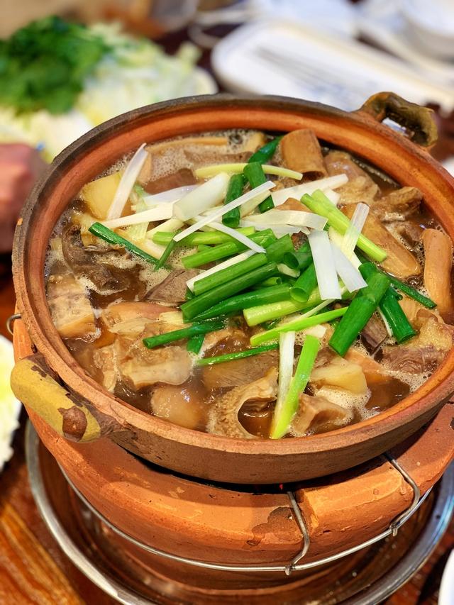 长春汽车厂新开家港式地摊打边炉牛腩锅羊肉锅天天卖断货