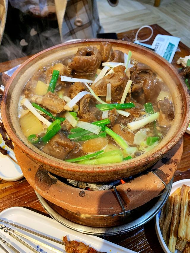 长春汽车厂新开家港式地摊打边炉牛腩锅羊肉锅天天卖断货