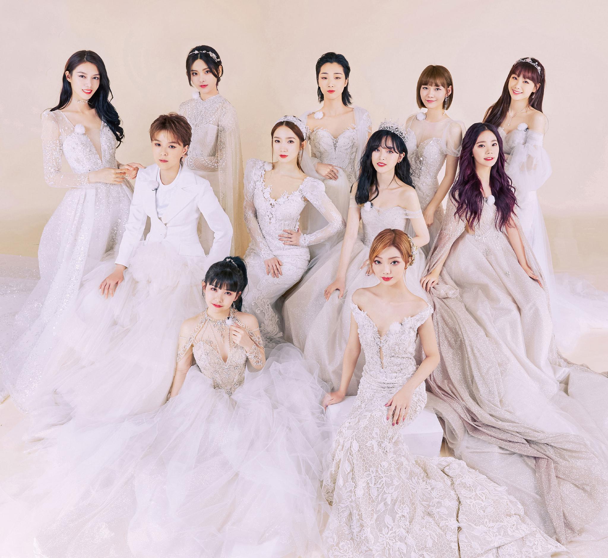 火箭少女穿上婚纱了,孟美岐女王,杨超越甜美,她穿西装又a又美