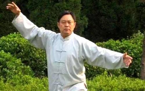 太极大师马保国被搏击爱好者30秒ko,赛后回应称:点到为止!