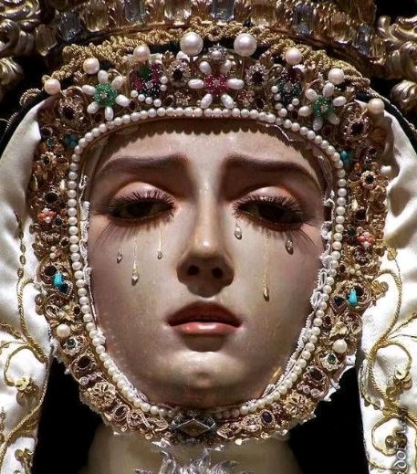 西方圣母像流泪事件眼泪含有人类眼泪成分还伴有异香