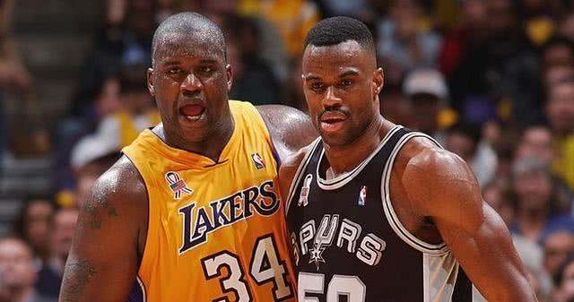 不过,奥尼尔和罗宾逊关系不睦,却已不是秘密.