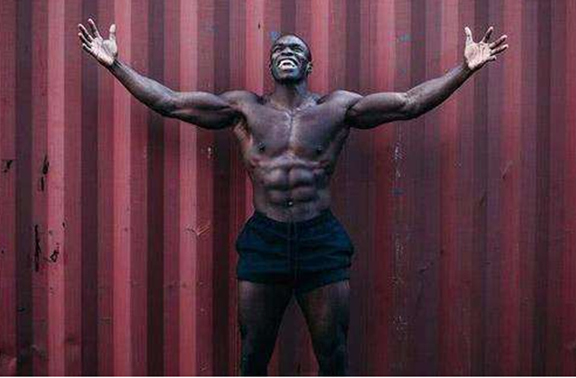 黑人身体强壮,几百年前为啥被西方奴役却不反抗?