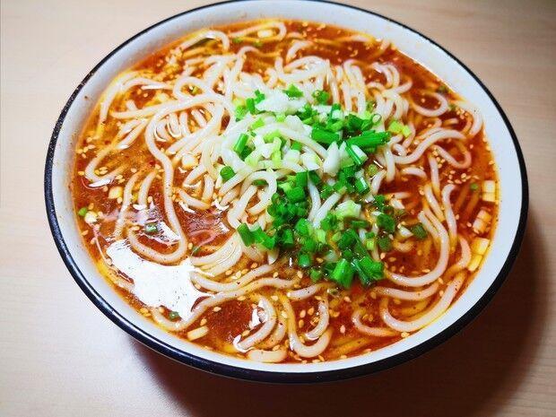 简单易学的酸汤面,一碗打开你的味蕾,好吃到汤汁都不剩