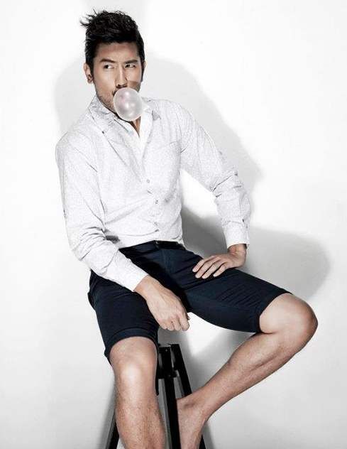 粉丝投屏高以翔在球场上的活力瞬间,深情怀念:高飞,520快乐