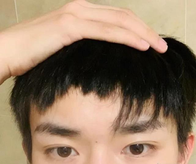 易烊千玺眉心痣登热搜每一处都是苏点谁看了不说一句弟弟好绝