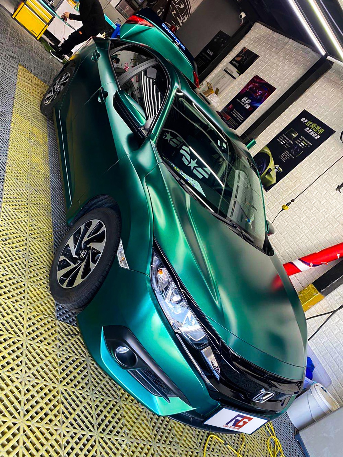 本田思域车身改色电光祖母绿 rg瑞集改色膜北京朝阳加盟店出品