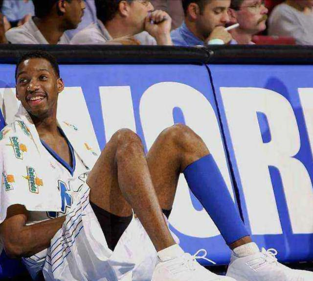 虽然垂直弹跳只有98cm,但是没有人会质疑乔丹的弹跳高度,就算乔丹没有