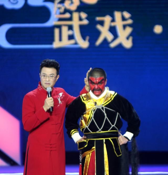 主持人白燕升盘算着把戏曲节目做成像同一首歌一样