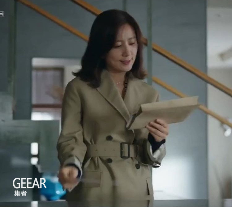 《夫妻的世界》金喜爱戏里戏外身上引起女生注目的3件西装外套!