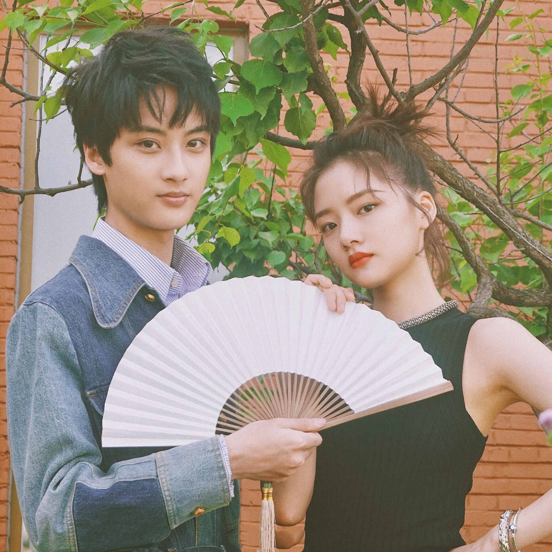 边程打趣任敏脚臭引热议,发文道歉不被买账,任敏回应:会长大