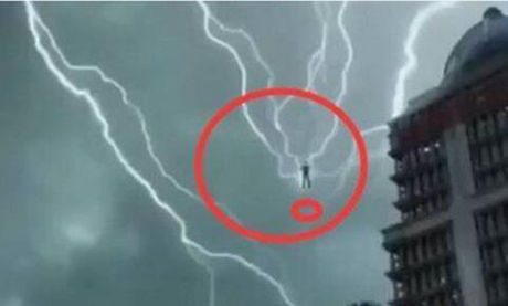 世界上真有神仙?有人拍到昆仑山神仙渡劫,科学家也给不了答案