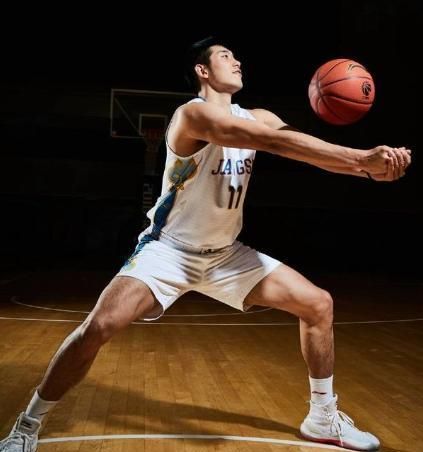 有种靠关系叫吴冠希直播谈追张常宁