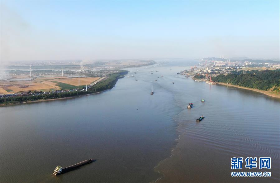 江西省九江市湖口县位于鄱阳湖和长江交汇处,水路便利.