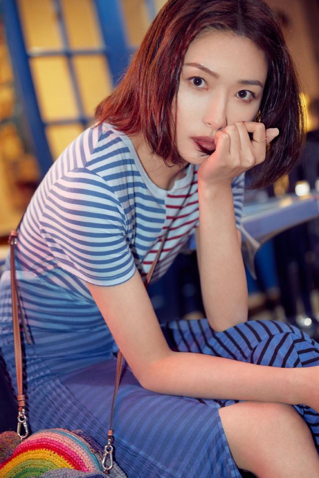 38岁的万茜太可了气质温柔穿搭低调现身丝毫看不出岁月的痕迹