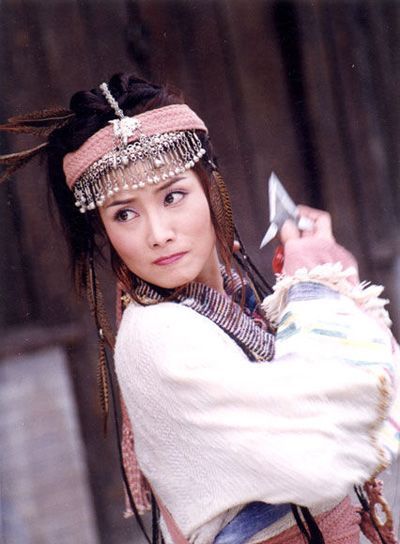 49岁杨丽菁近照,两遇渣男求放过,老公征服不了自己就不嫁