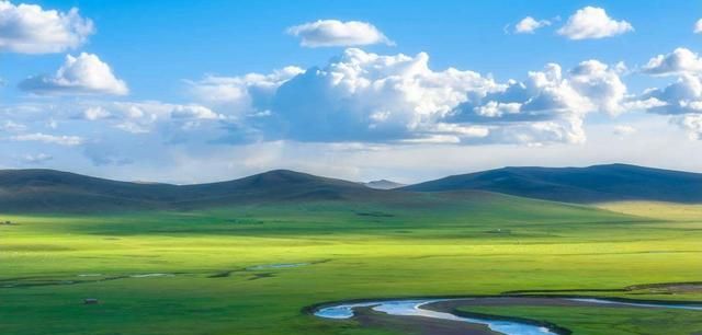 内蒙古旅游：说说呼和浩特白塔国际机场、白塔火车站以及那座白