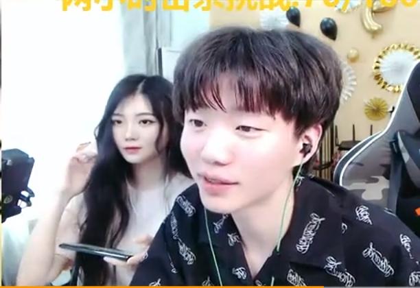 和平精英:狙仙依旧520秀恩爱,带女朋友露脸双排,太有夫妻相了