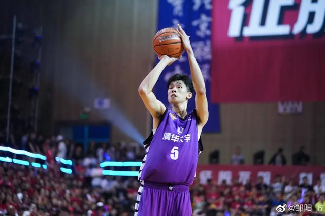 错估计马上就能猜到是谁了吧了解校园篮球的球迷们说到这些名号清远英