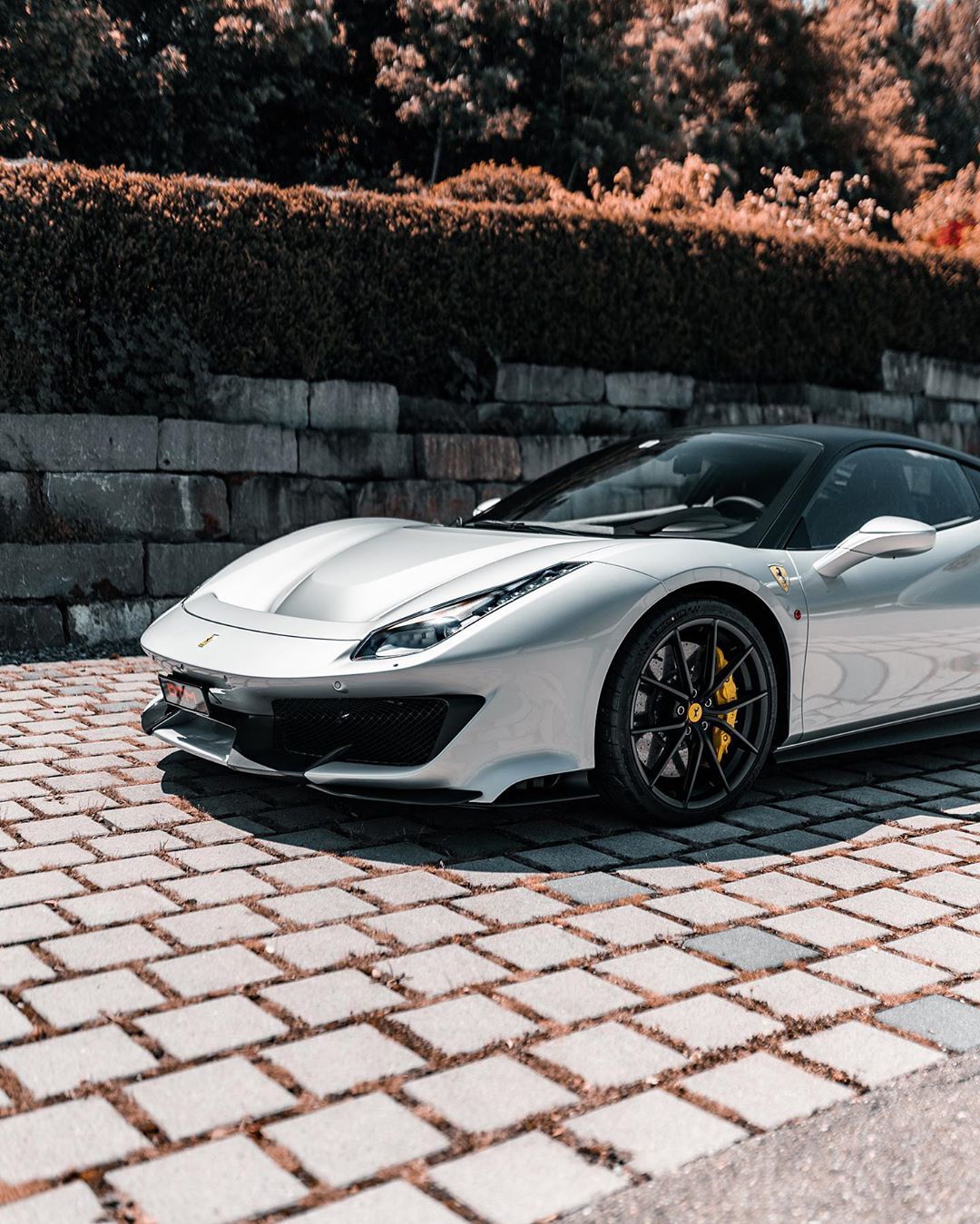 法拉利488pista实车犀利的运动风格设计