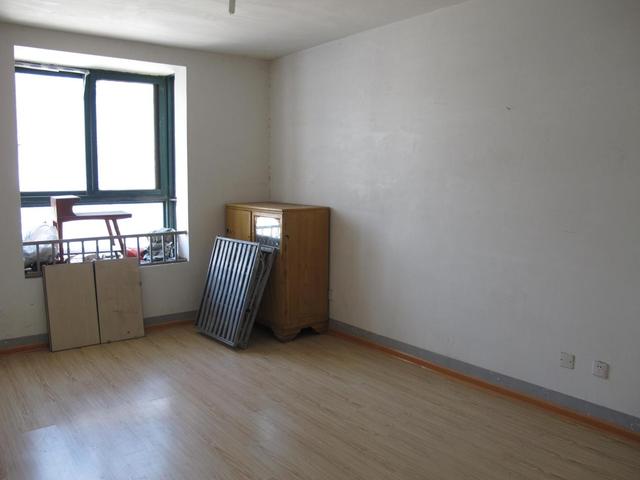 中介说句实话:二手房想卖出去,业主要先把家搬空,空荡荡才好卖