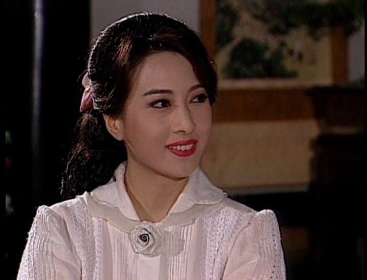 她家境贫寒,1992年收入千万高过赵雅芝,却为何嫁富豪退出?