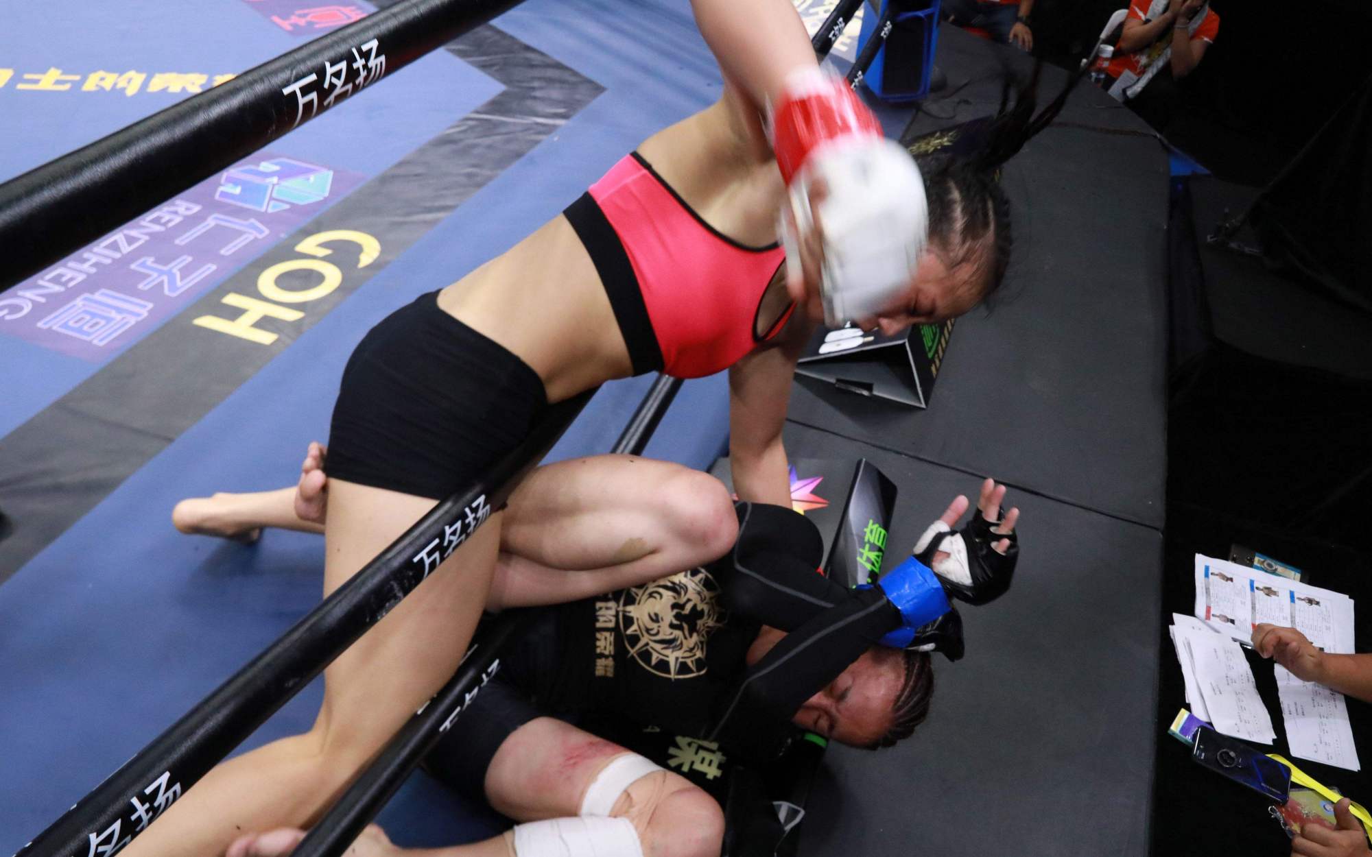 铁砂掌孙雷打太极老人后,又叫板女选手王雪