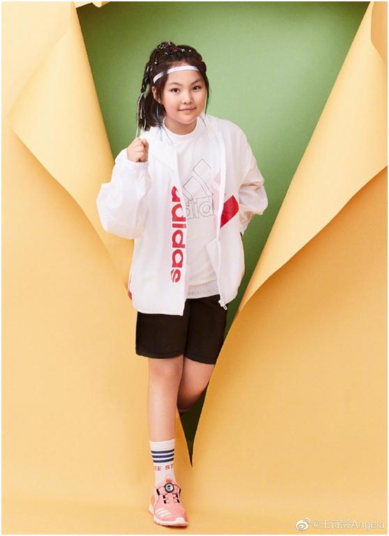 李湘太会养女儿,王诗龄近照变化大,身材纤细长相"异域风"