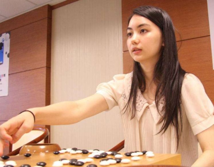 围棋界"千年难得一遇"女神,美貌与实力并存,黑白世界一抹亮色