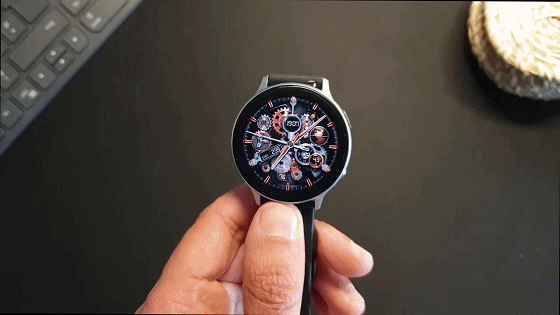 terramechania是向传统表圈致敬的一个经典设计,多齿轮协作运行,动态