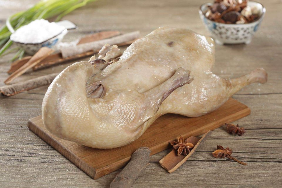 为何无为熏鸭和南京盐水鸭那么相似明明是卖熏鸭为何叫板鸭店