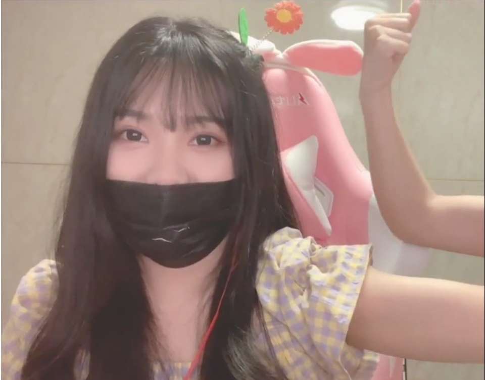 小团团秀身材遭质疑,当场曝光身高体重数据,这哪是坦克