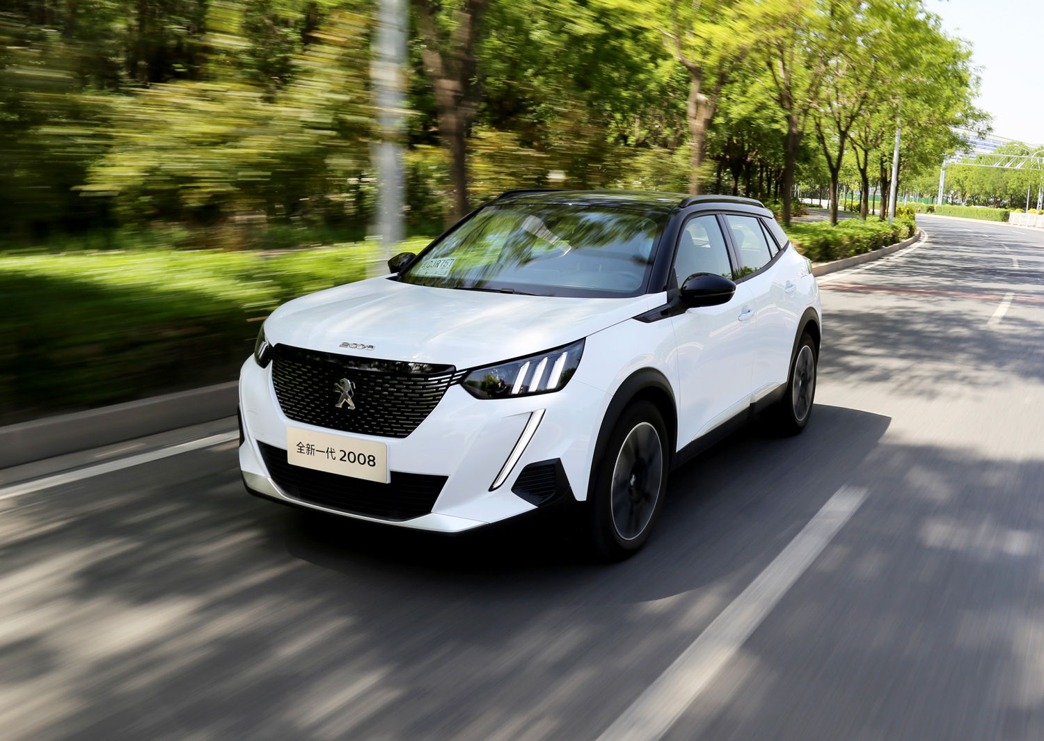 开到不想松手试驾东风标致全新一代2008