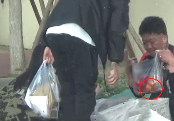 潘粤明和绯闻女友私下被拍！女方身份深扒，居然是山东台选秀出身