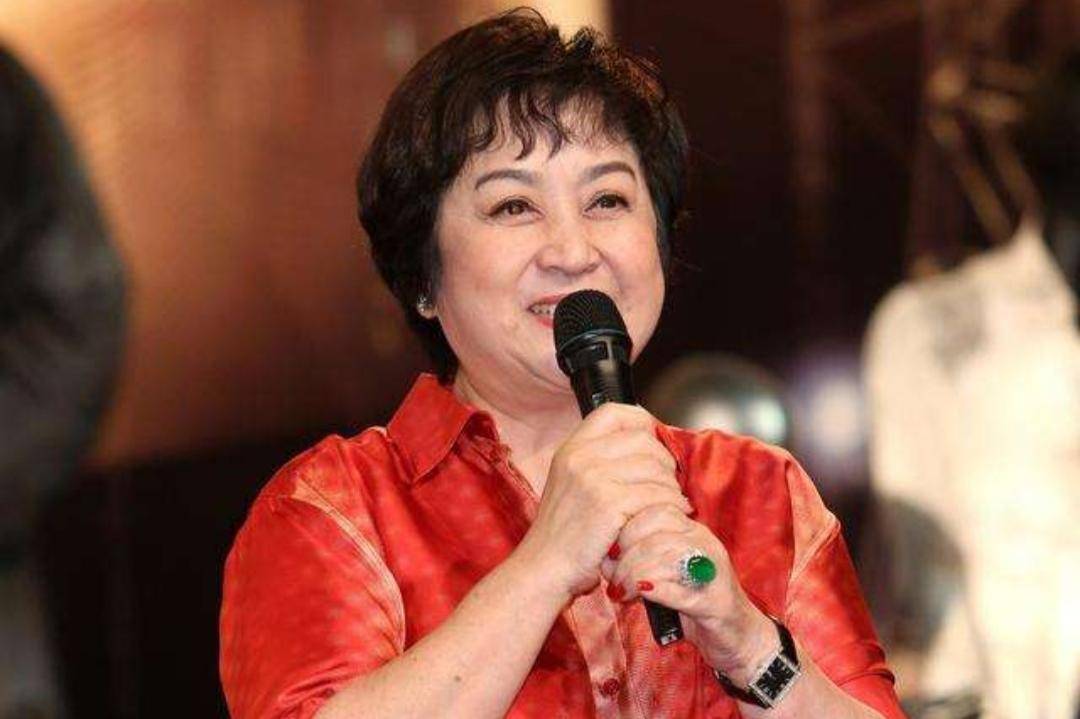 谢贤背后的女人:世人只知谢霆锋的亲妈,却不知"白月光"甄珍