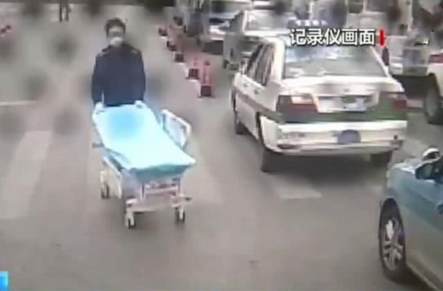 乘客突发心梗 司乘联手救援!大连公交“生死时速”上了央视