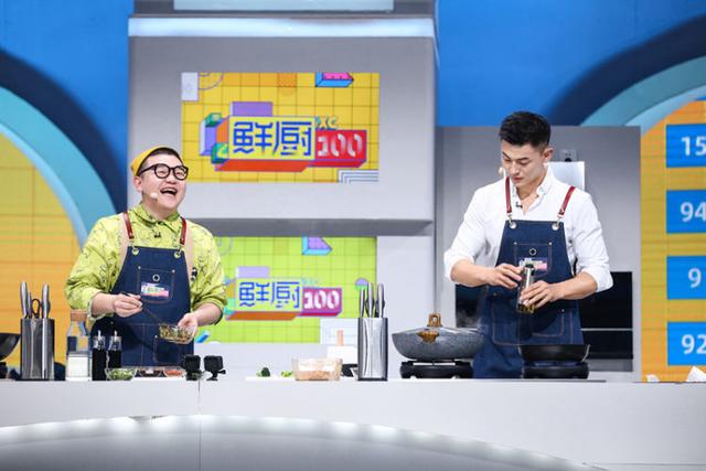 鲜厨1005月21日晚首播25次元料理惊艳众评委