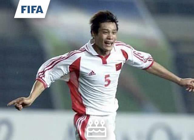 范志毅与85后娇妻甜蜜,520准点表白羡煞旁人