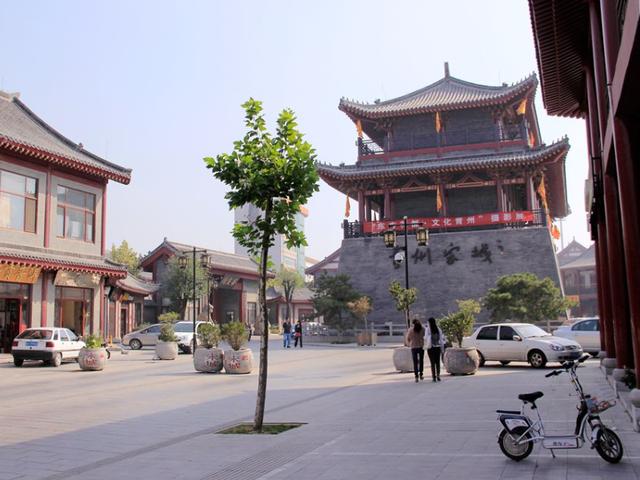 山东人流量很多的一座古城，是5A级景区，全天免费对外开放