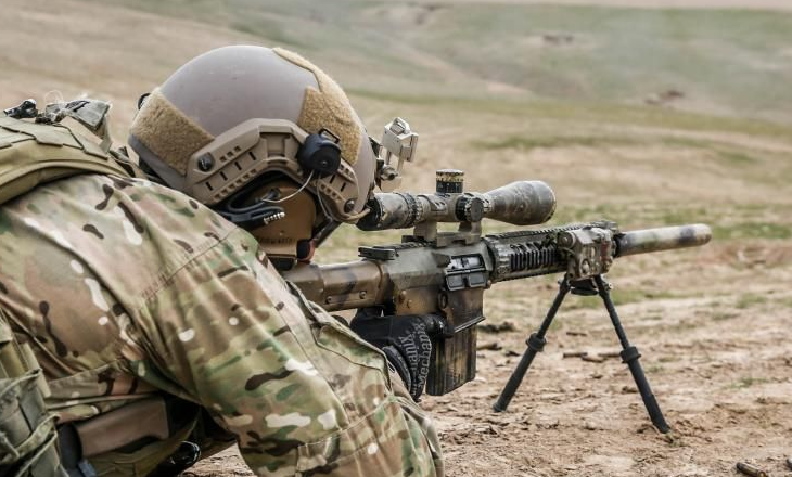 美国王牌狙击手,战场累计射杀225名敌人,退役后死于战友之手