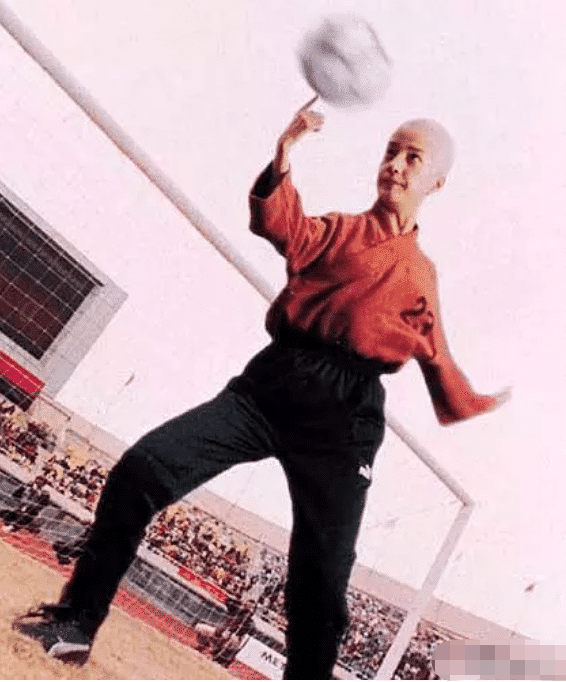 赵薇谈周星驰拍少林足球太随意了没剧本不止还故意整我