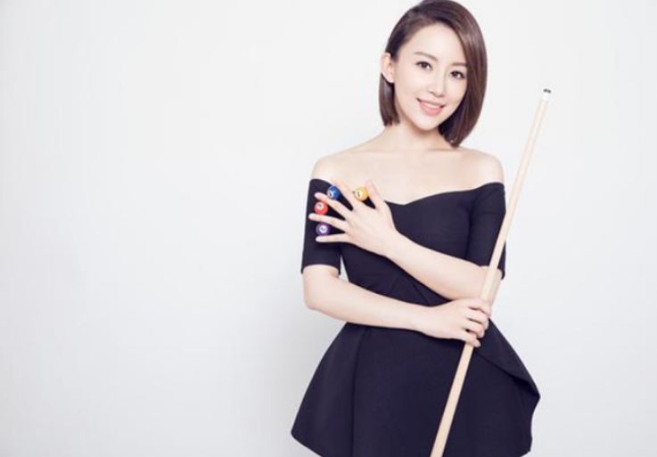 台球界公认的女神,"九球天后"如今身价过亿,37岁依旧处于单身