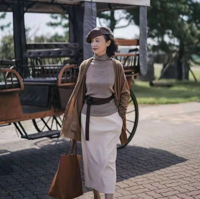 看三木博主妈妈的穿搭