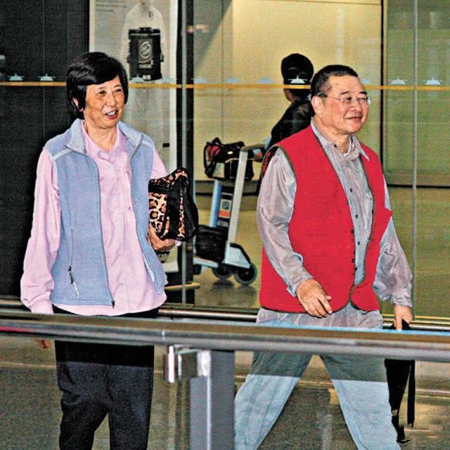 周慧敏为公公庆生,85岁倪匡露面身体不佳,两人懒理倪震出轨传言