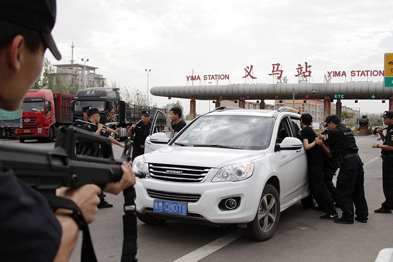 义马市公安局强力推进"金盾1号"打防违法犯罪专项行动